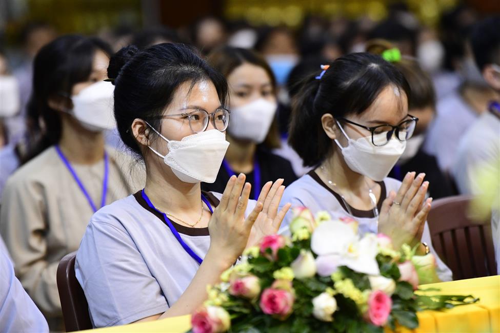Khóa tu Tuổi Trẻ Hướng Phật: Đừng để tiền làm chúng ta khổ