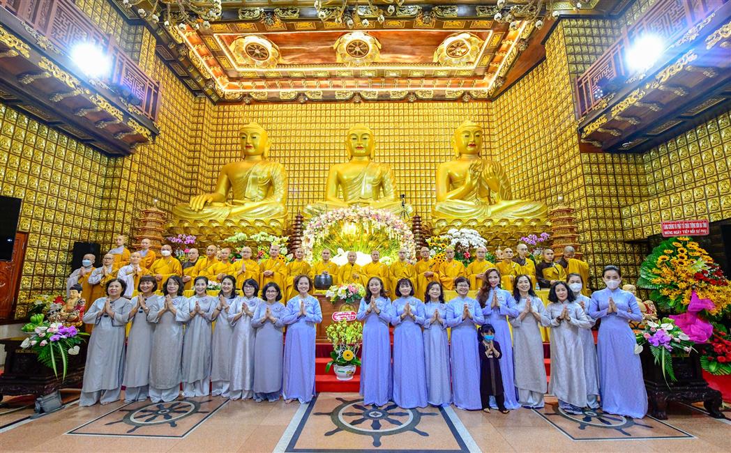 Đại lễ tưởng niệm đức Phật nhập Niết-bàn và mừng Ngày Tiếp nối lần thứ 54 của Sư phụ Thích Nhật Từ