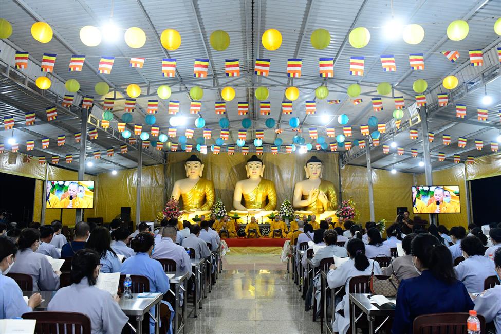 Rời xa sự ồn ào, những bước chân tìm về bình yên