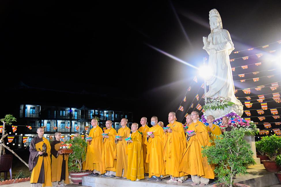 Đêm hoa đăng lễ hội Quan Âm Đông Hải: Đề cao lòng từ bi