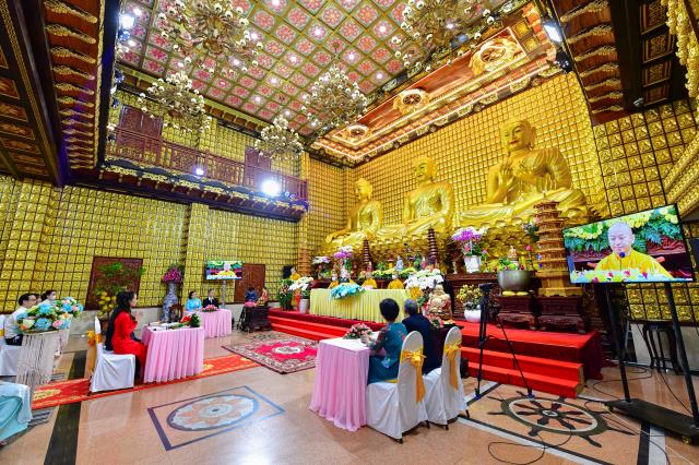 Chắp cánh cho hôn nhân hạnh phúc bằng triết lý nhà Phật