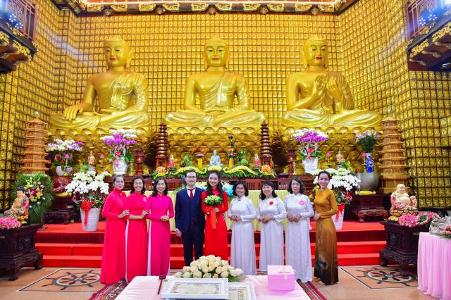 Chắp cánh cho hôn nhân hạnh phúc bằng triết lý nhà Phật