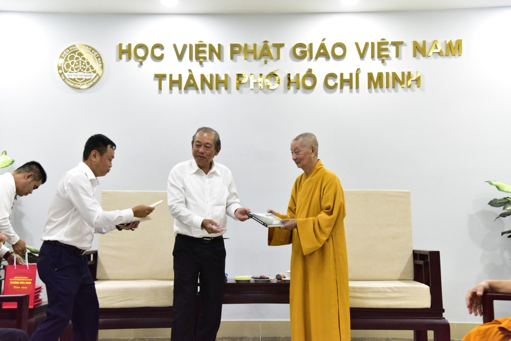 Nguyên phó thủ tướng thường trực Trương Hòa Bình cúng dường tượng Phật 6m đến Học viện Phật giáo Việt Nam tại TP. HCM