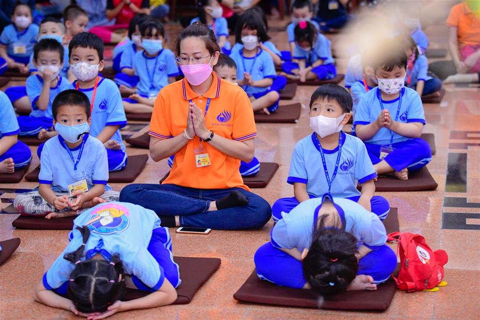 Tự do vui học, tự nhiên phát triển: Chùa Giác Ngộ - Điểm hẹn tu học dành cho hàng trăm em nhỏ