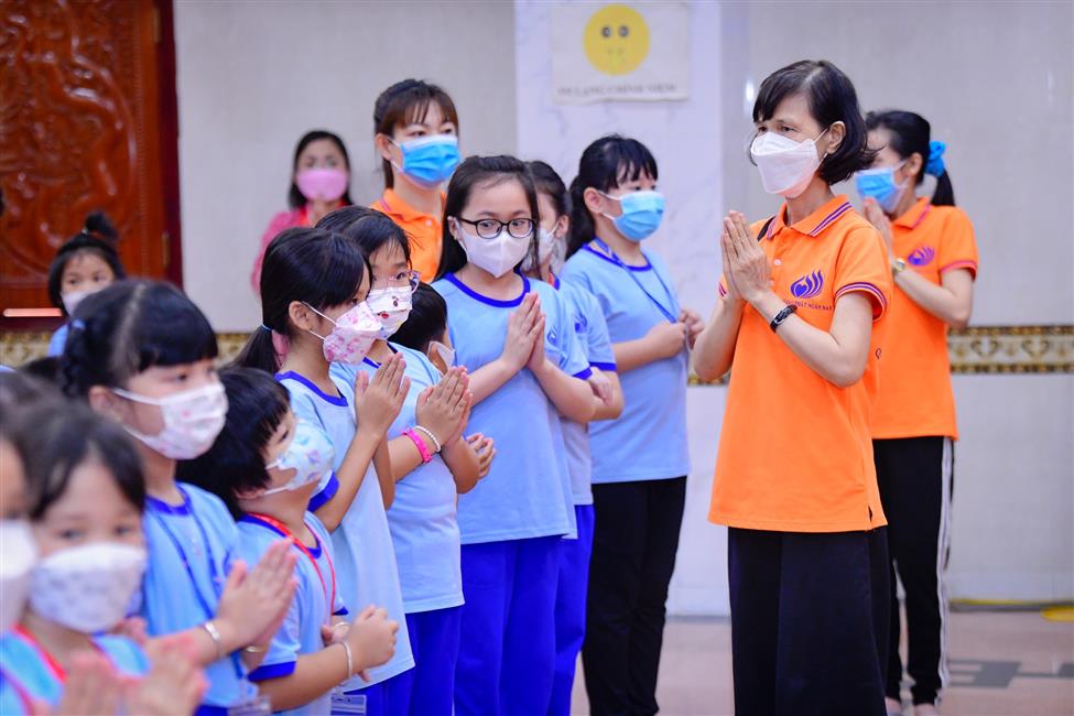 Tự do vui học, tự nhiên phát triển: Chùa Giác Ngộ - Điểm hẹn tu học dành cho hàng trăm em nhỏ