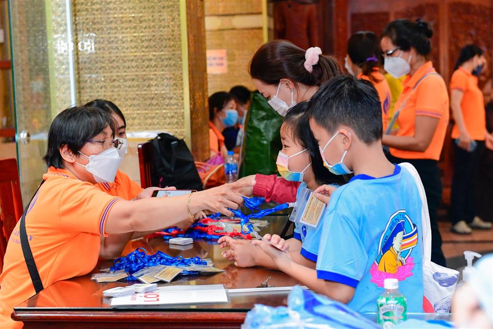 Tự do vui học, tự nhiên phát triển: Chùa Giác Ngộ - Điểm hẹn tu học dành cho hàng trăm em nhỏ