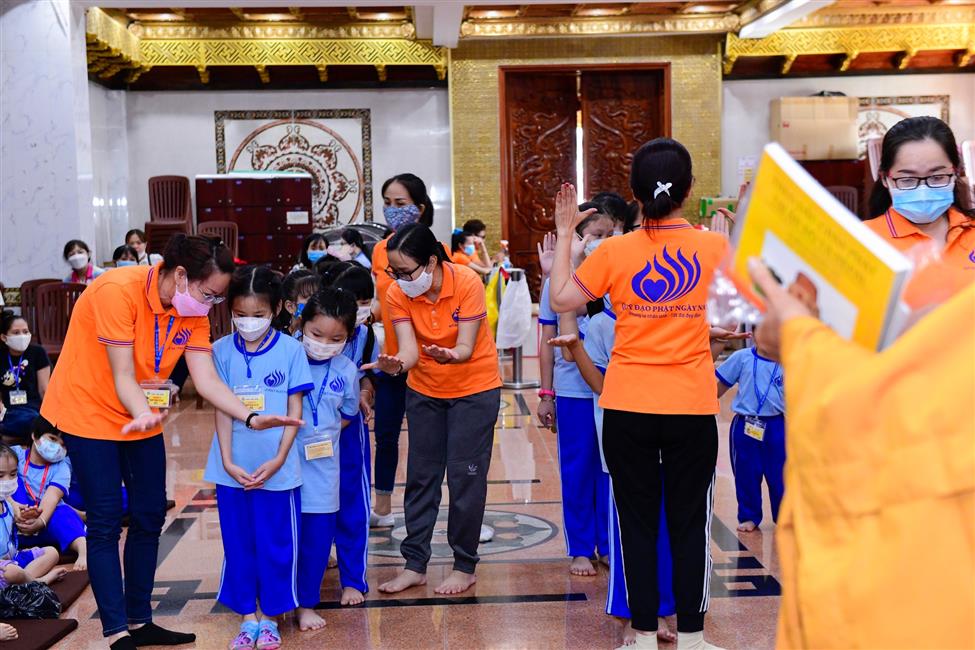 Tự do vui học, tự nhiên phát triển: Chùa Giác Ngộ - Điểm hẹn tu học dành cho hàng trăm em nhỏ