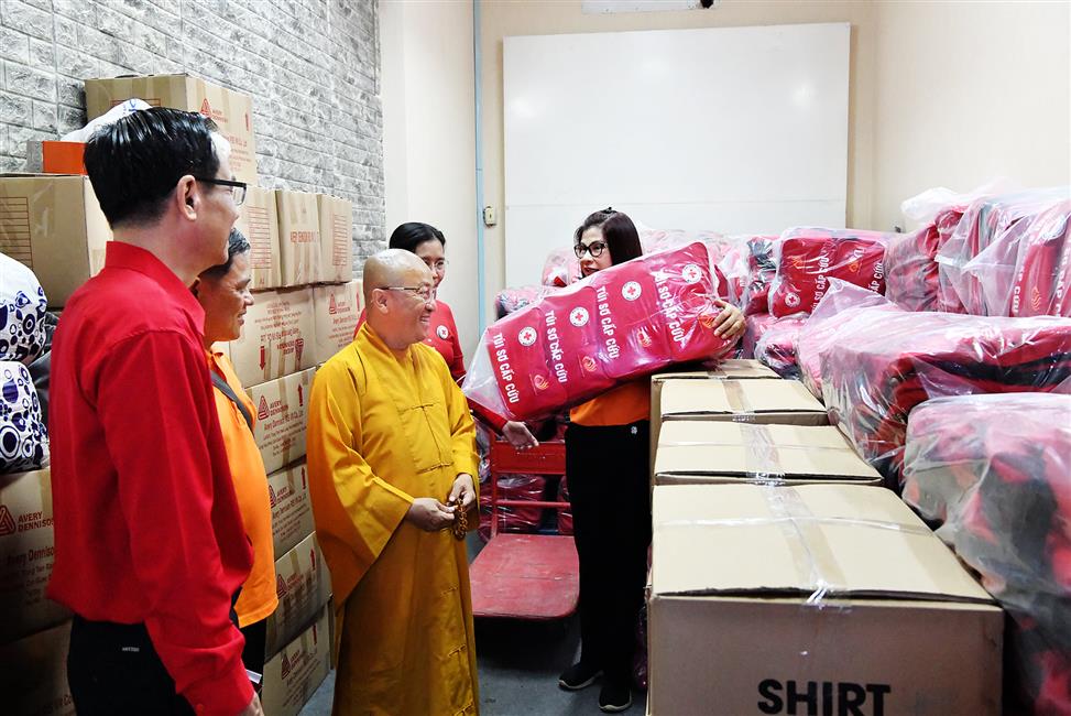 Quỹ ĐPNN ký kết dự án 5 năm cùng Trung ương Hội Chữ thập đỏ Việt Nam trao 7.000 túi sơ cấp cứu &quot;Chung tay vì an toàn cho ngư dân nghèo, khó khăn&quot;