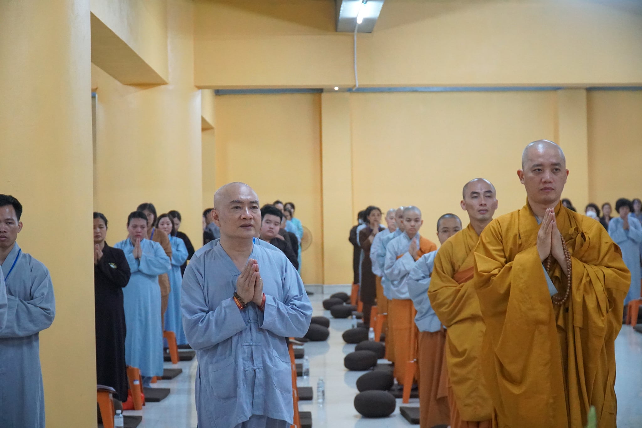 Chùa Long Hưng: Mừng ngày Phật Đản sinh, 200 Phật tử tham dự khóa tu “Niệm Phật 1 ngày 1 đêm”