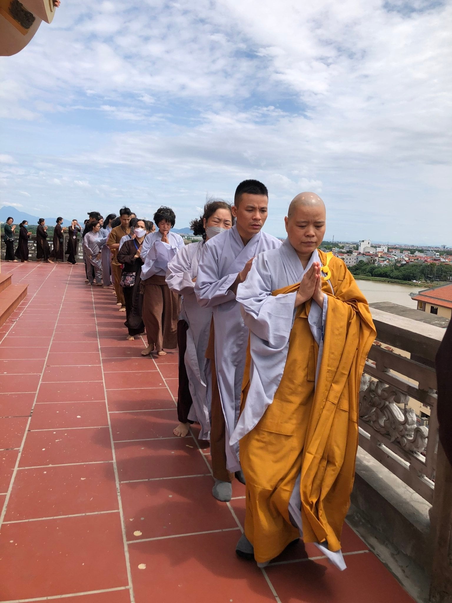 Chùa Long Hưng: Mừng ngày Phật Đản sinh, 200 Phật tử tham dự khóa tu “Niệm Phật 1 ngày 1 đêm”