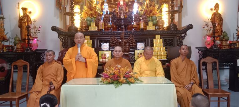 Khoá tu Một ngày an lạc tại chùa Địch Quang
