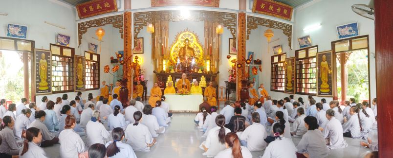 Khoá tu Một ngày an lạc tại chùa Địch Quang