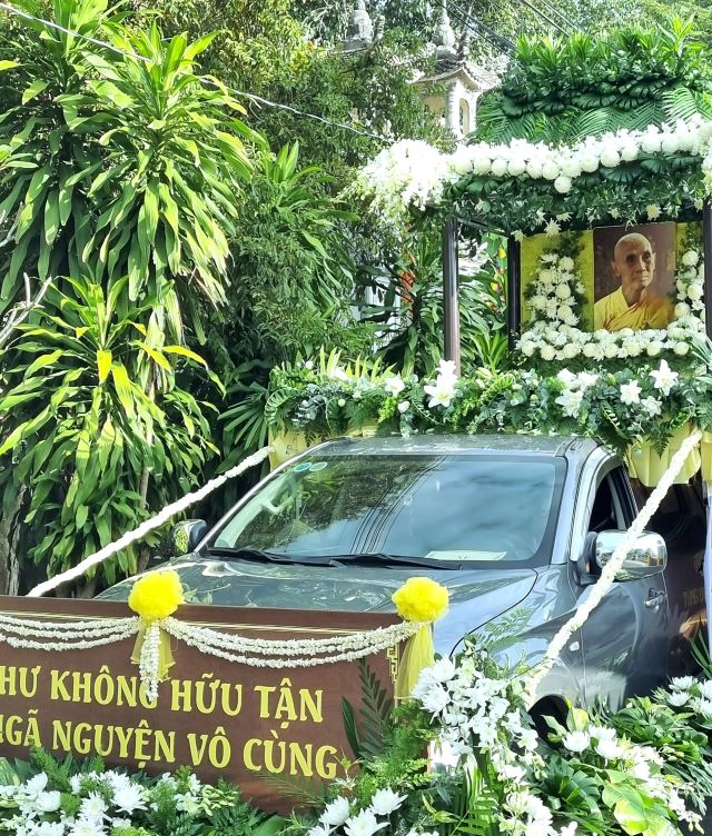 Tuệ Sỹ Thượng Nhân Sử Thi