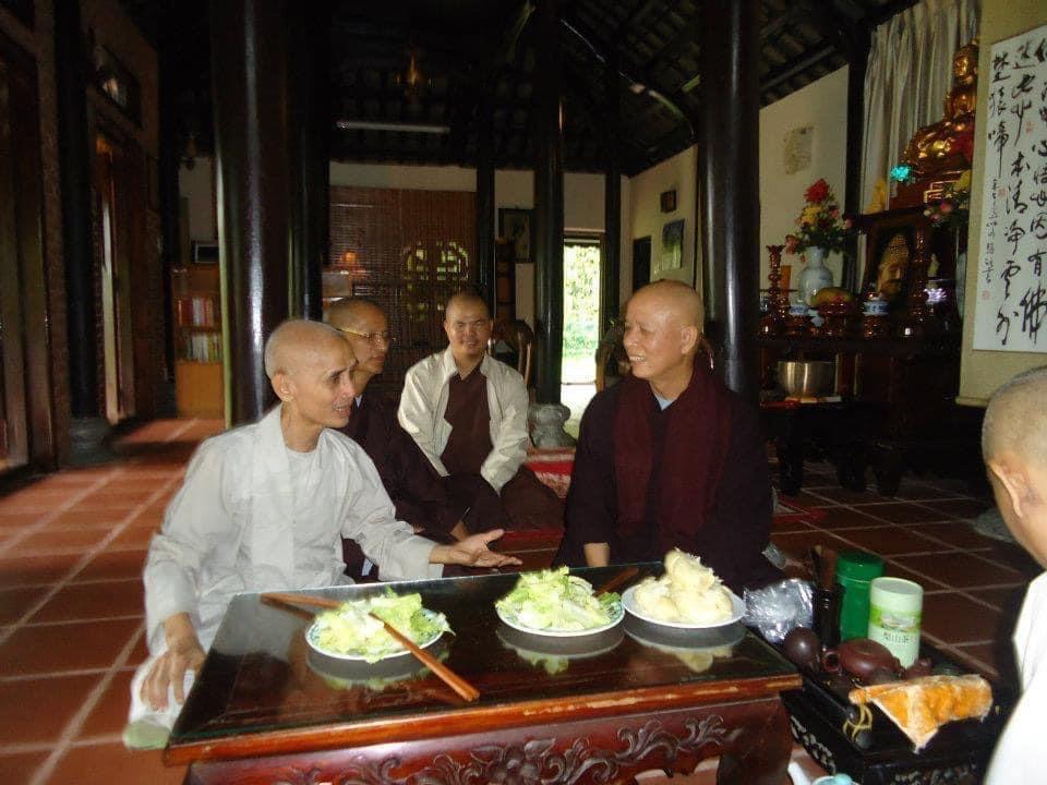 Tâm Linh Độc Hành   (Thầy Tuệ Sỹ Từ Quảng Hương Già Lam Lên Núi…)