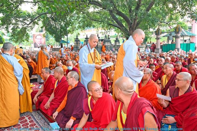 Hành hương chiêm bái Phật tích Ấn Độ và Nepal 2023 - Cúng dường Thiên Tăng và công việc từ thiện tại Bodh Gaya, Ấn Độ