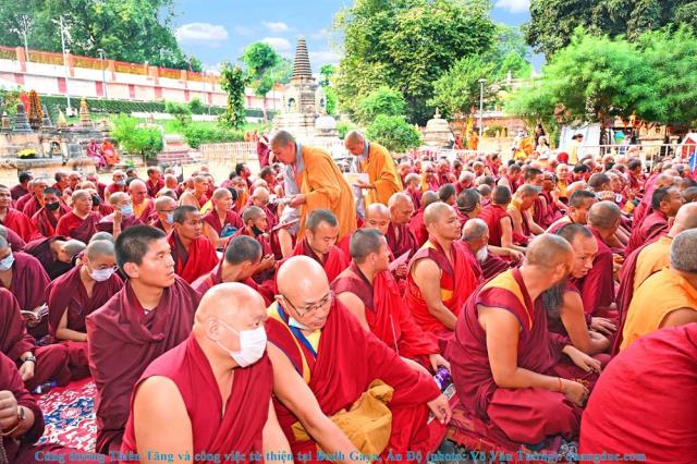 Hành hương chiêm bái Phật tích Ấn Độ và Nepal 2023 - Cúng dường Thiên Tăng và công việc từ thiện tại Bodh Gaya, Ấn Độ