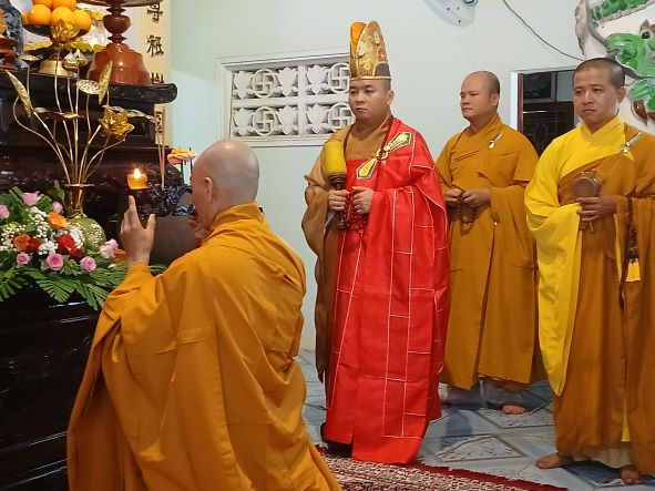 Giỗ Tổ khai sơn và đặt đá trùng tu chùa Viên Ngộ