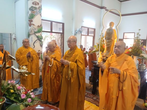 Giỗ Tổ khai sơn và đặt đá trùng tu chùa Viên Ngộ