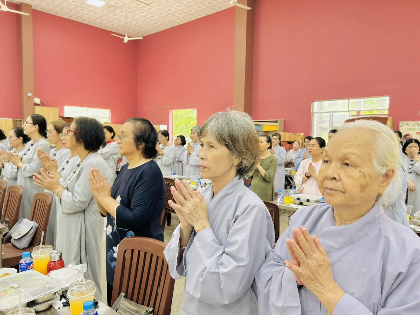 Chùa Giác Ngộ - Quỹ Đạo Phật Ngày Nay Cúng Dường Gần 300 Triệu Đồng Đến Các Trường hạ Tại Tp.Hcm Và Tỉnh Đồng Nai