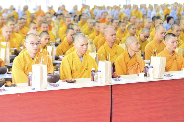 Chùa Giác Ngộ - Quỹ Đạo Phật Ngày Nay Cúng Dường 755 Triệu Đồng Đến Học Viện Pgvn Tp.Hcm