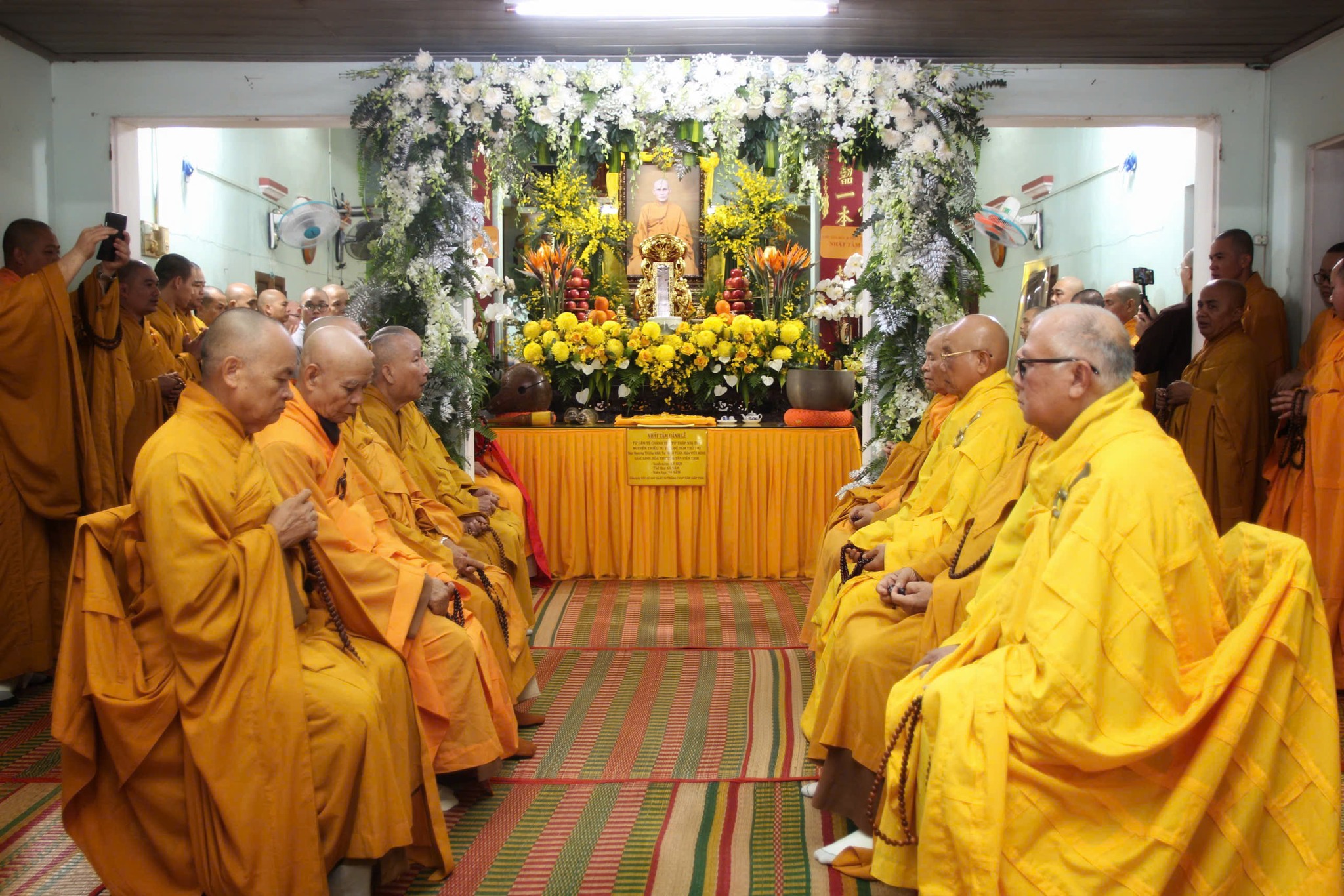 Hoài Niệm Ân Sư