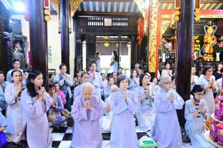 Chùa Giác Ngộ - Quỹ Đạo Phật Ngày Nay Cúng Dường Gần 300 Triệu Đồng Đến Các Trường hạ Tại Tp.Hcm Và Tỉnh Đồng Nai