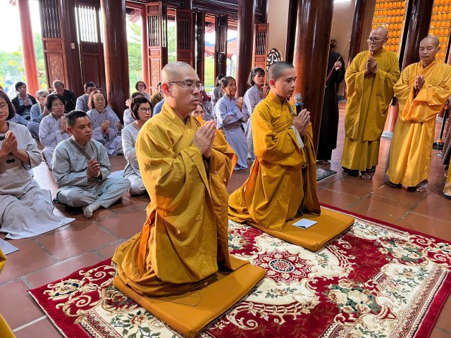 Chùa Giác Ngộ - Quỹ Đpnn Viếng Thăm, Gieo Duyên Cúng Dường Tại Thiền Viện Trúc Lâm Sóc Trăng Và Chùa Đại Giác (Cần Thơ)
