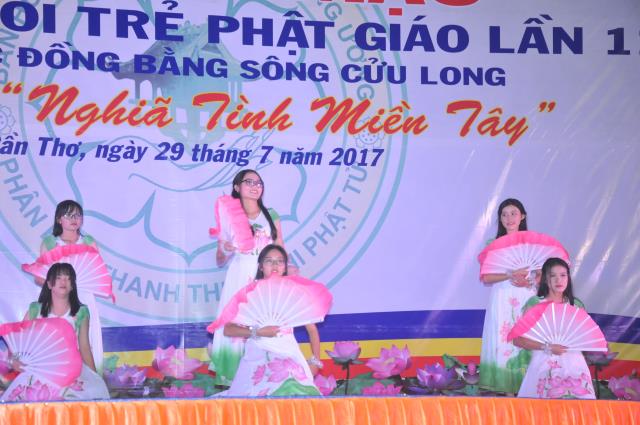 TP. Cần Thơ: Hoành tráng đêm văn nghệ chào mừng Hội trại 11