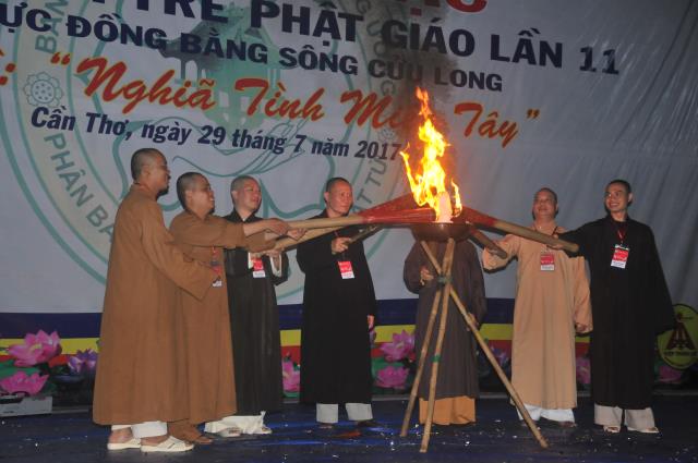 TP. Cần Thơ: Hoành tráng đêm văn nghệ chào mừng Hội trại 11