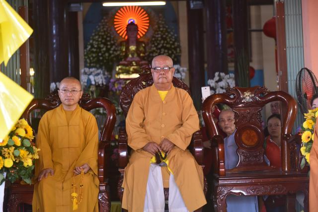 Quỹ Đạo Phật Ngày Nay: Tham dự lễ Vu Lan và trao tặng quà cho người nghèo tại Đồng Tháp( C82)