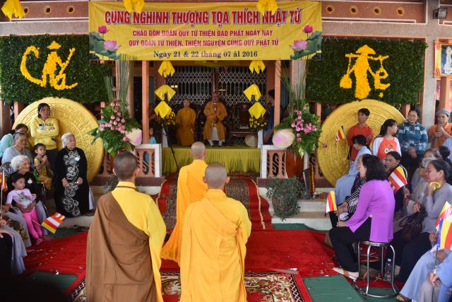 Quỹ Đạo Phật Ngày Nay: Tham dự lễ Vu Lan và trao tặng quà cho người nghèo tại Đồng Tháp( C82)