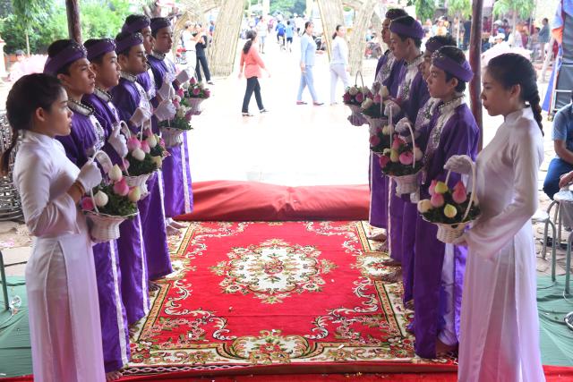 Quỹ Đạo Phật Ngày Nay: Tham dự lễ Vu Lan và trao tặng quà cho người nghèo tại Đồng Tháp( C82)