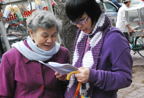 Chen chân vào chùa ngày đầu năm