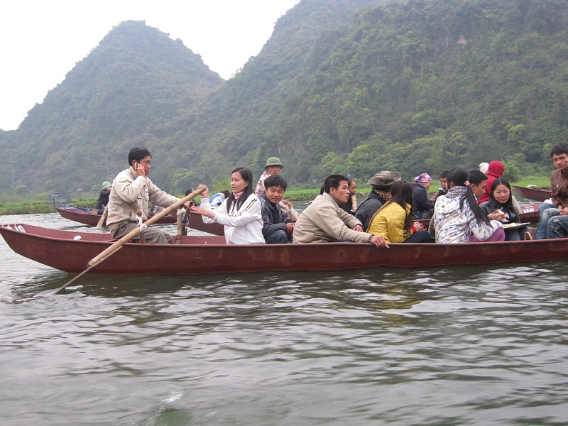 Chùa Hương mùa lễ hội