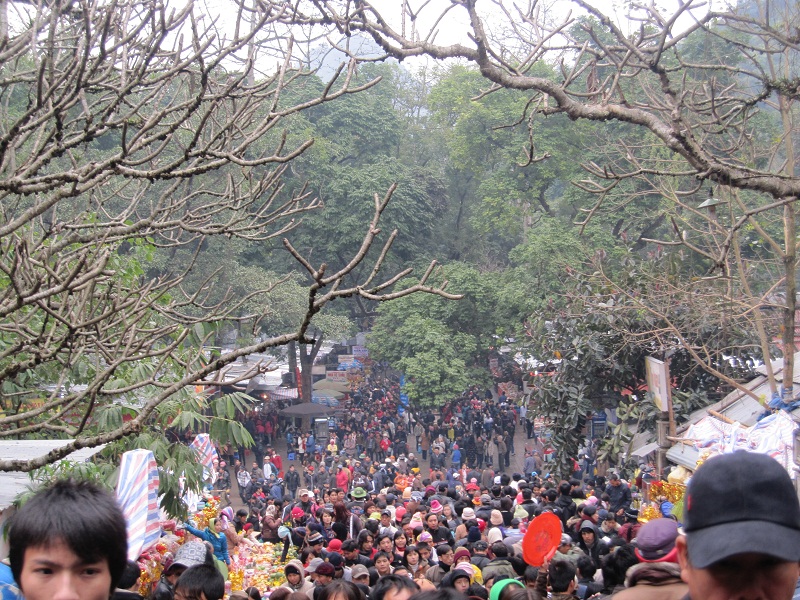 Chùa Hương mùa lễ hội