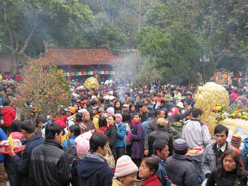 Chùa Hương mùa lễ hội