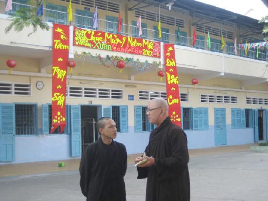 CLB Hoằng Pháp Trẻ Tổ Chức Lễ Tất Niên Cho Trung Tâm Giáo Dục dạy Nghề Quận Gò Vấp