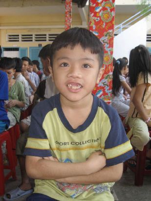 CLB Hoằng Pháp Trẻ Tổ Chức Lễ Tất Niên Cho Trung Tâm Giáo Dục dạy Nghề Quận Gò Vấp