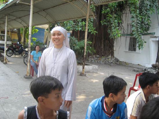 CLB Hoằng Pháp Trẻ Tổ Chức Lễ Tất Niên Cho Trung Tâm Giáo Dục dạy Nghề Quận Gò Vấp