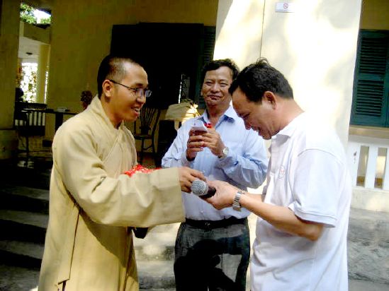 CLB Hoằng Pháp Trẻ Tổ Chức Lễ Tất Niên Cho Trung Tâm Giáo Dục dạy Nghề Quận Gò Vấp