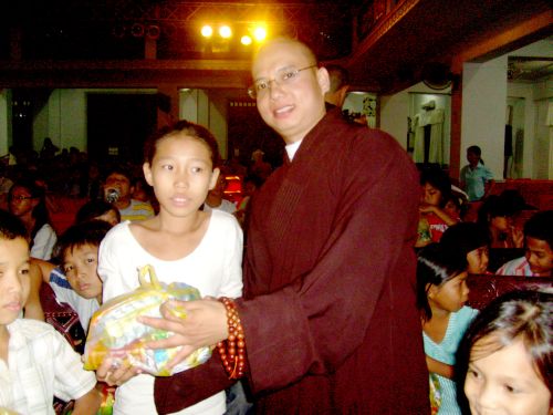 Chương trình Di Lặc Du Xuân – Ngày hội gia đình các trẻ thơ