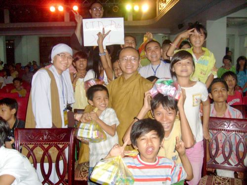 Chương trình Di Lặc Du Xuân – Ngày hội gia đình các trẻ thơ