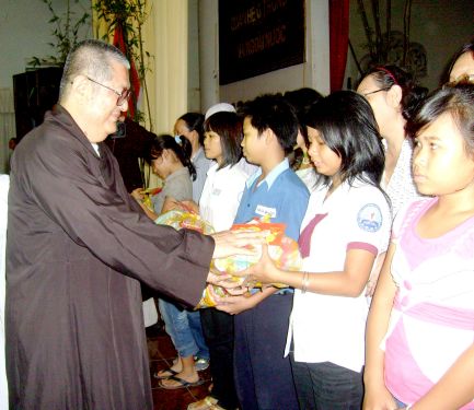 Chương trình Di Lặc Du Xuân – Ngày hội gia đình các trẻ thơ