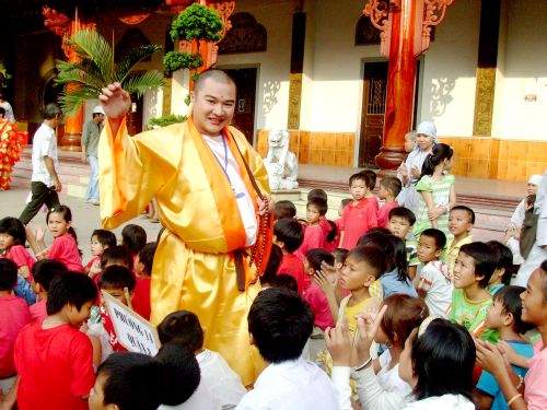 Chương trình Di Lặc Du Xuân – Ngày hội gia đình các trẻ thơ