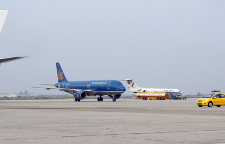 Loạt ảnh đặc biệt cung nghinh Xá lợi Phật từ Ấn Độ - Phần 2: Ngập tràn hạnh phúc tại sân bay Nội Bài