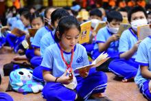Cho con trẻ học hỏi điều hay tại chùa