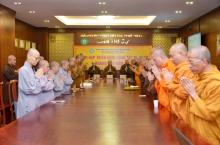 Chư tôn đức tham gia phiên họp