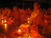 Đồng Nai - Trường Trung Cấp Phật Học Đồng Nai từng ánh nến lung linh tỏa sáng