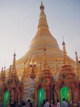 Đất Phật Myanmar: Chùa dát 60 tấn vàng