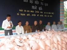 Ban đại diện Phật giáo Q10 phát quà cho đồng bao nghèo tỉnh Sóc Trăng